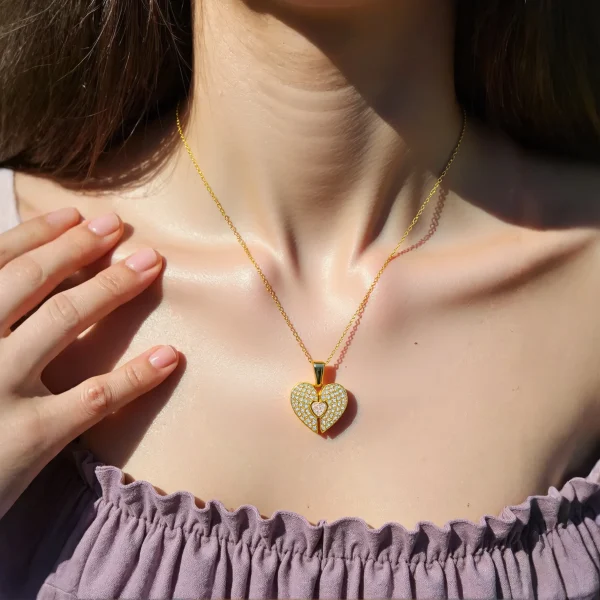 Zircon Laid Chic Necklace – Radiant Elegance for Modern Women