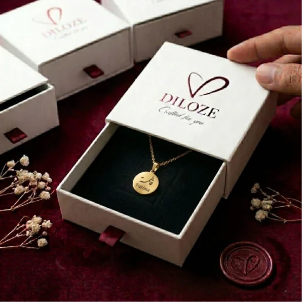 Gold Hammered Round Pendant Necklace – Personalized Solid Gold Engraved Jewelry