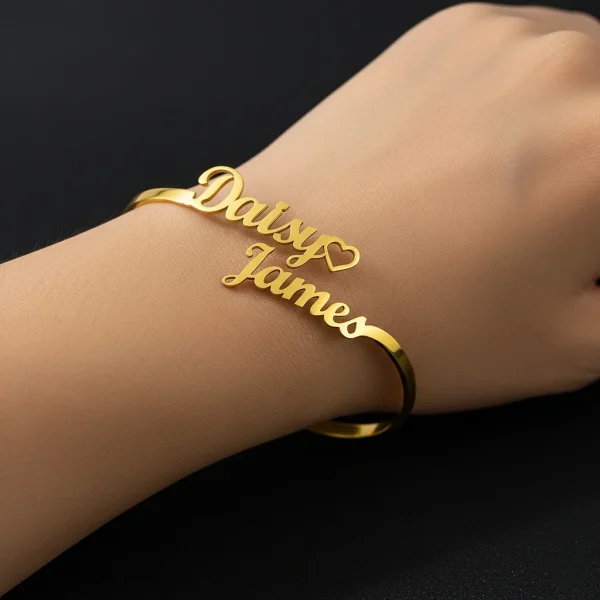 Customise Woman’s Name Bangle: The Personalized Gold Engraved Bracelet