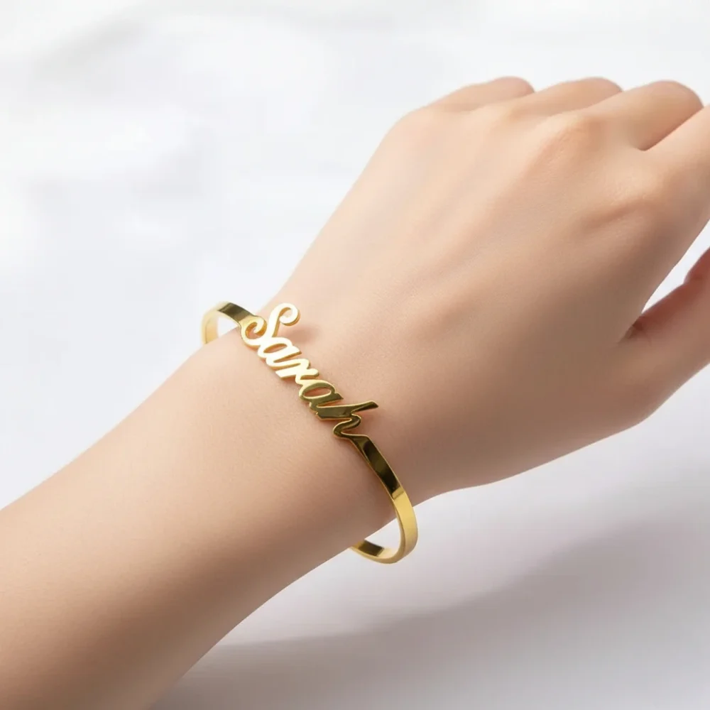 customise woman's name bangle