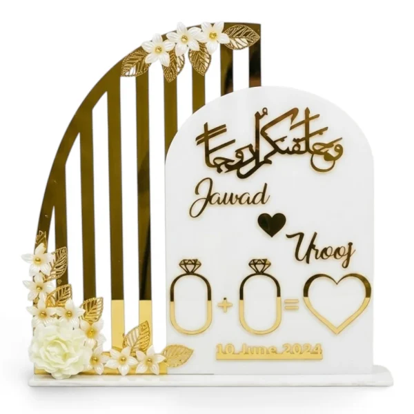 Custom Wedding Thumb Board – Special Arch Design with Gold Stripe & Flowers
