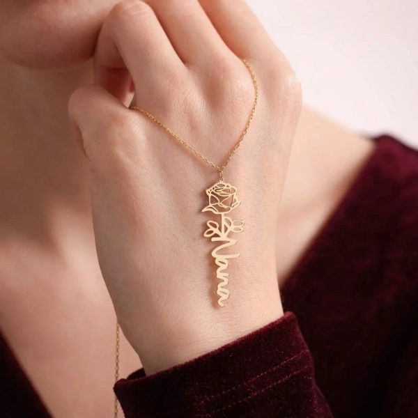 Custom Floral Name Necklace – Flower & Script Pendant